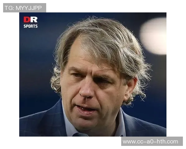 白堡球迷愤怒抗议切尔西老板主帅赛季中途离任引发不满情绪 白堡球迷愤怒抗议切尔西老板主帅赛季中途离任引发不满情绪