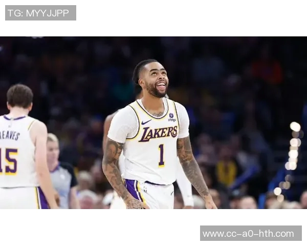 势如破竹的精彩瞬间弗拉格飞身大帽拉塞尔助攻浓眉空中暴扣